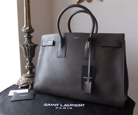 ysl sac unger|Saint Laurent Sac De Jour Doctor Top.